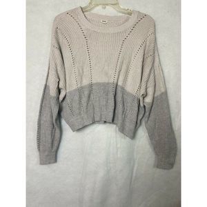 Garage Woman’s Size M Cropped Sweater  cream & gray  Long Sleeve - 141